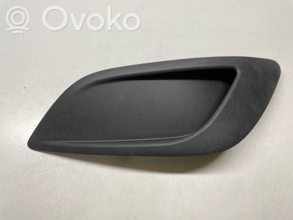Ford Focus Grotelės apatinės (trijų dalių) 