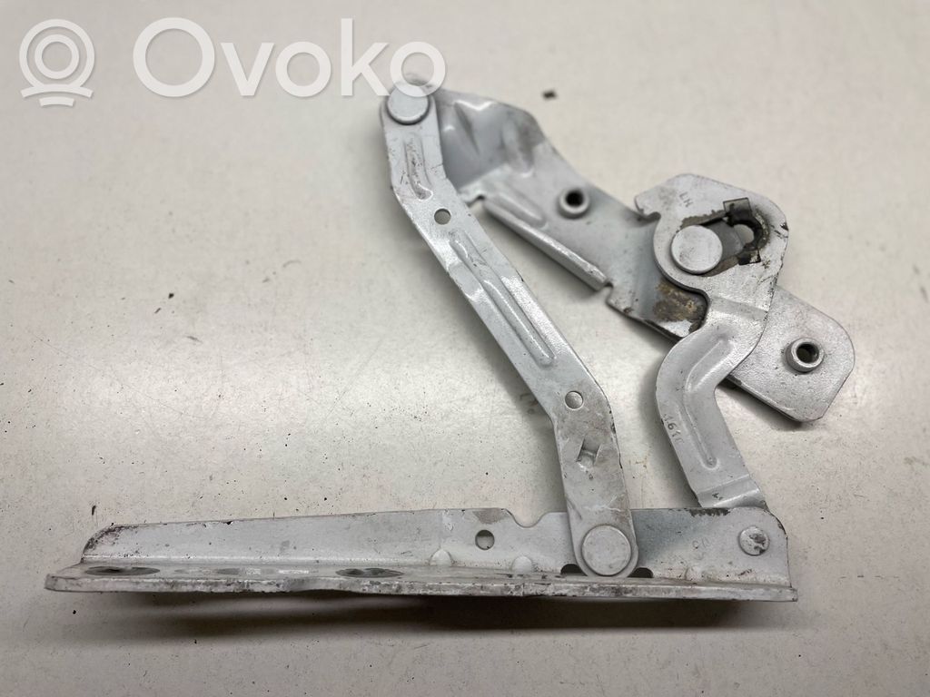 Engine bonnet/hood hinges   AM51R16801AF
