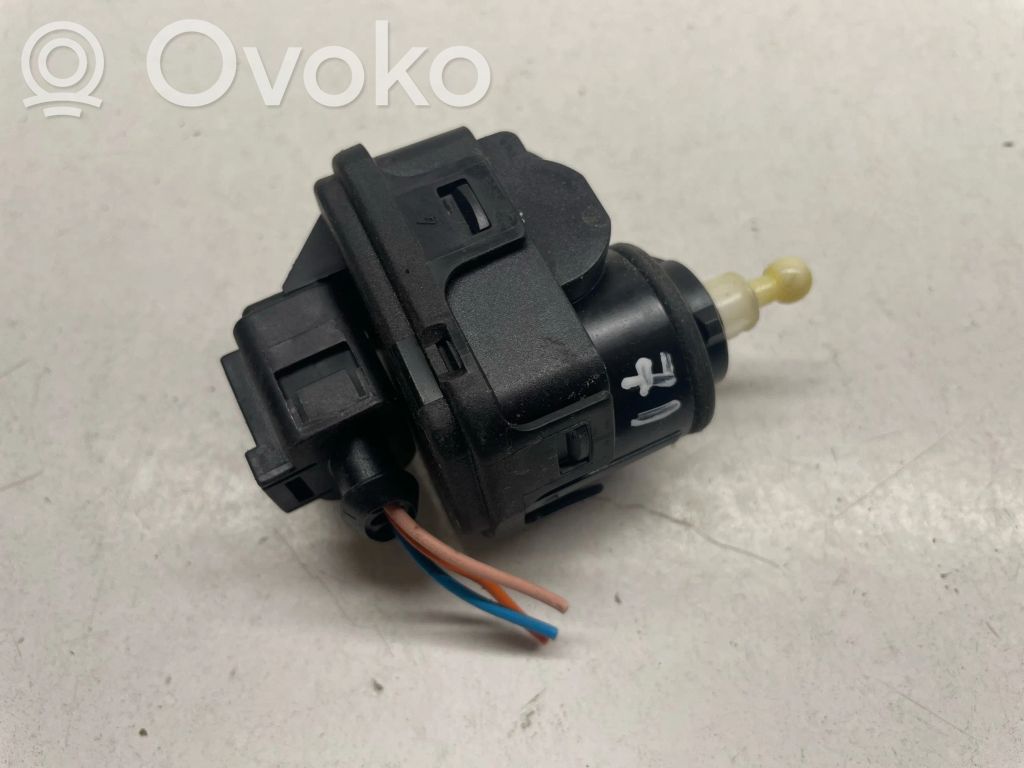Audi A6 S6 C5 4B Headlight level adjustment motor 