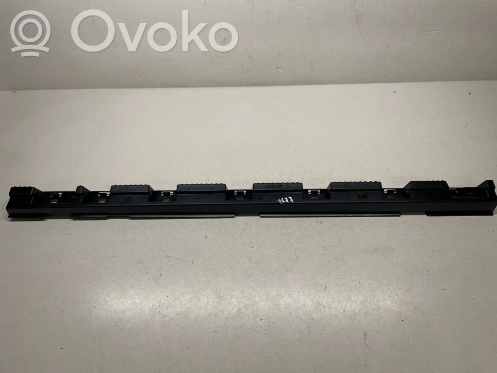 BMW X1 E84 Sill supporting ledge 