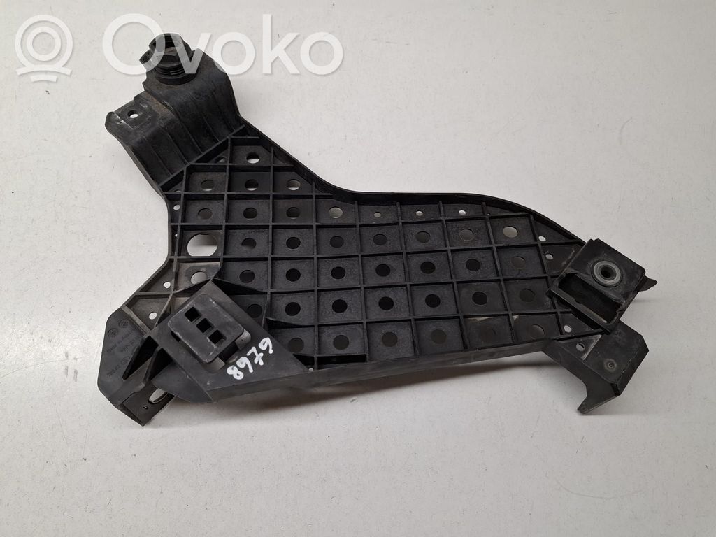 Audi Q3 8U Headlight/headlamp mounting bracket 