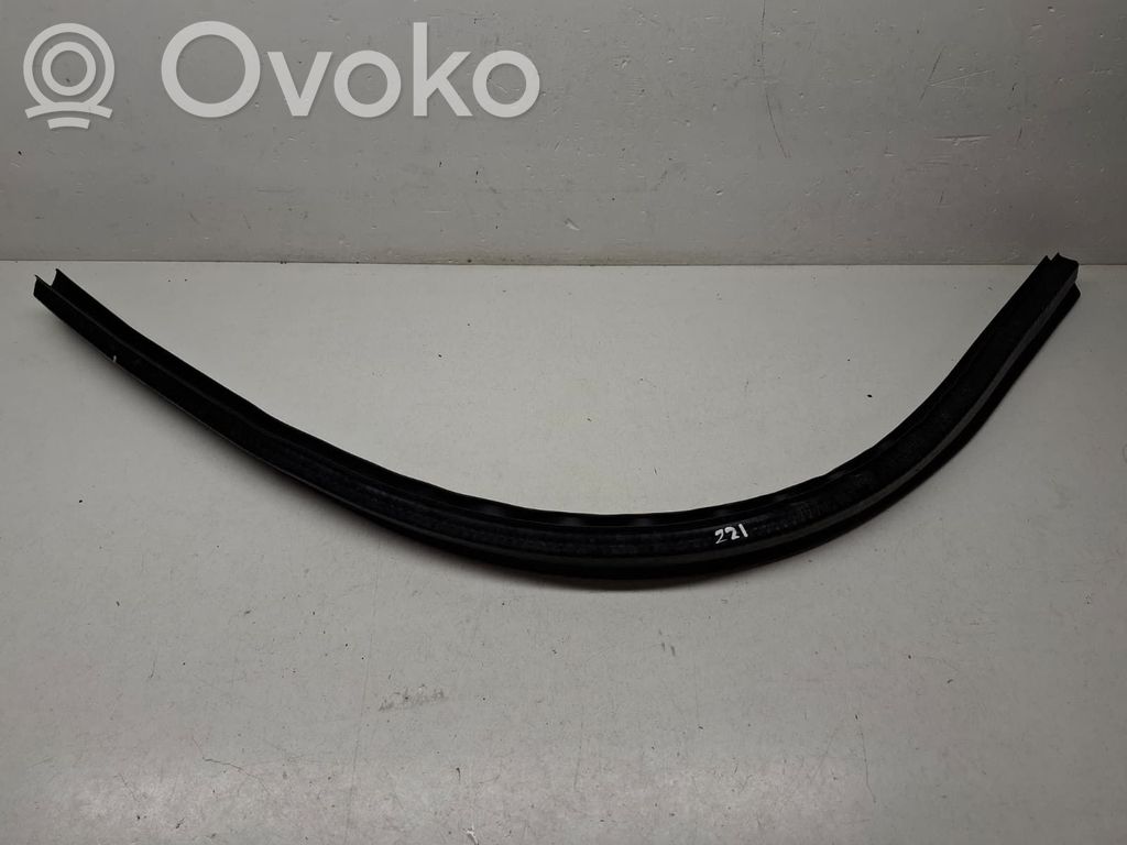 Porsche Macan (95B) Engine compartment rubber 