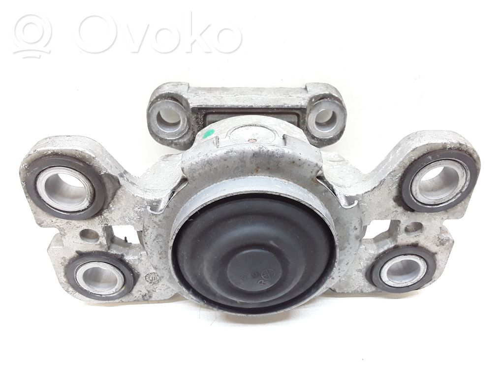 Volvo V70 Engine mount bracket 