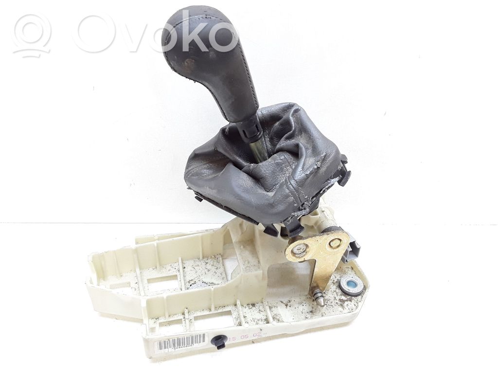 Volvo S60 Gear shifter/selector 