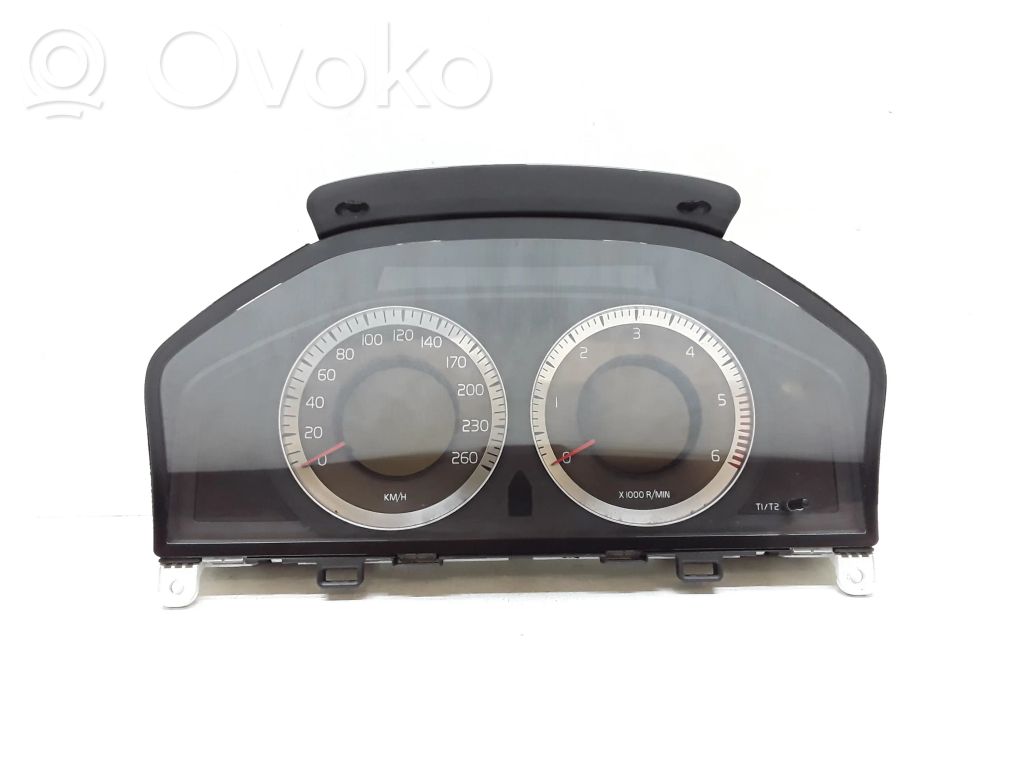 Volvo V70 Speedometer (instrument cluster) 