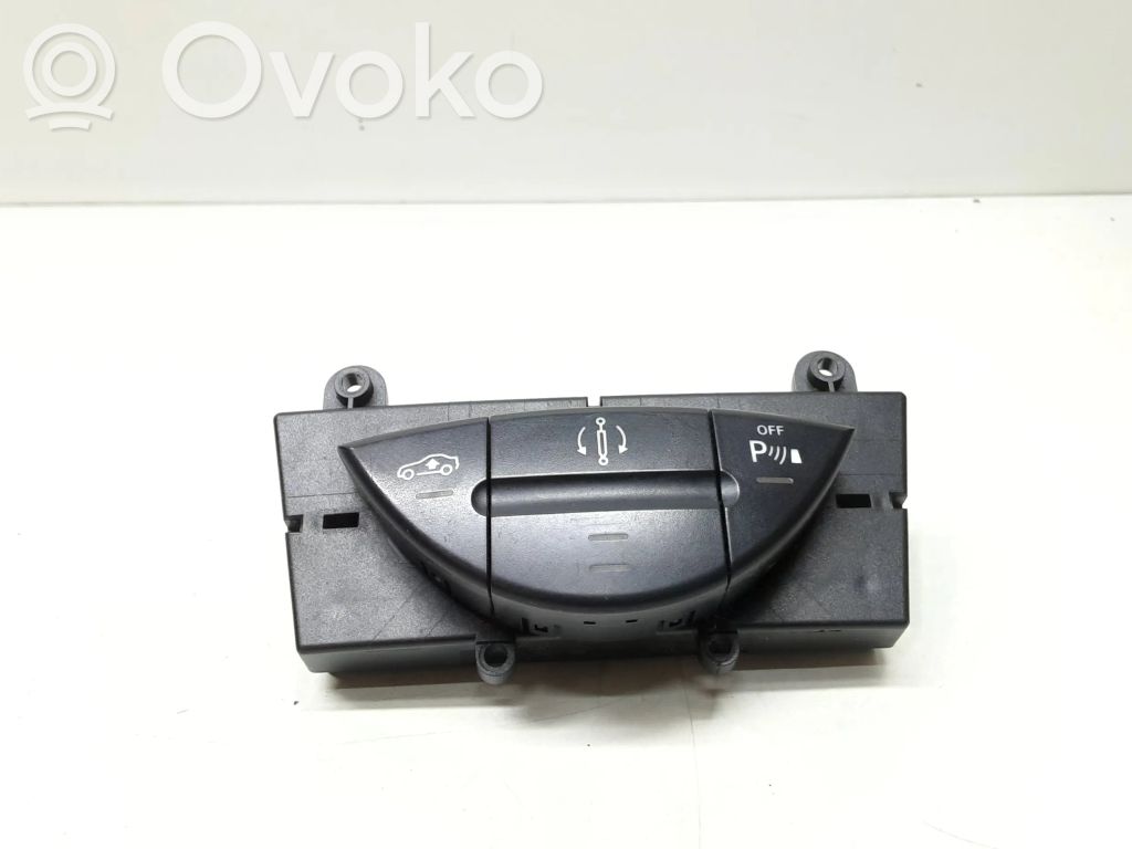 Mercedes-Benz E W211 Parking (PDC) sensor switch 