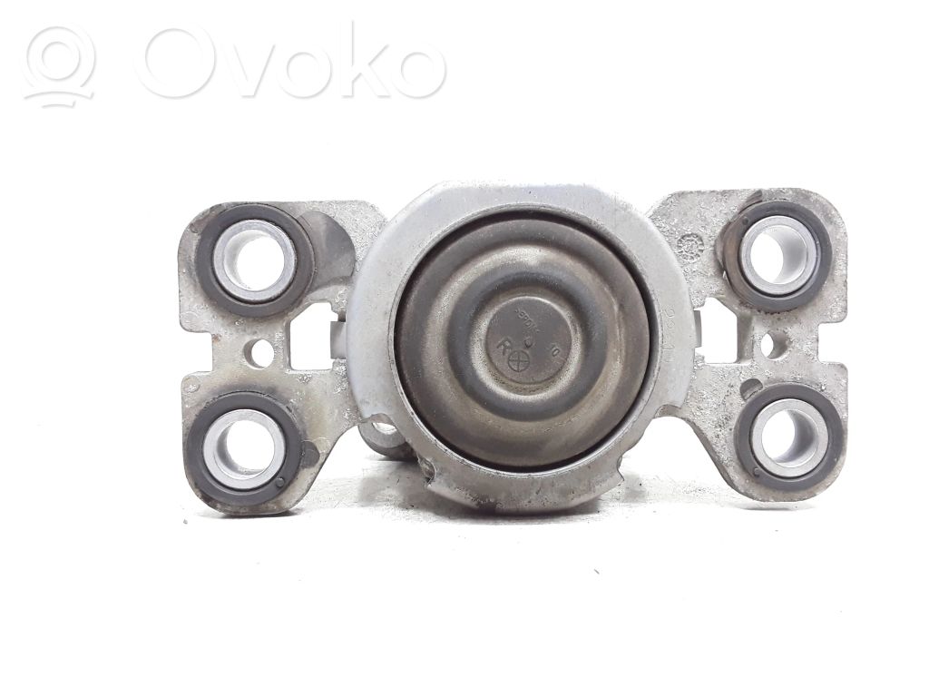 Volvo XC60 Engine mount bracket 