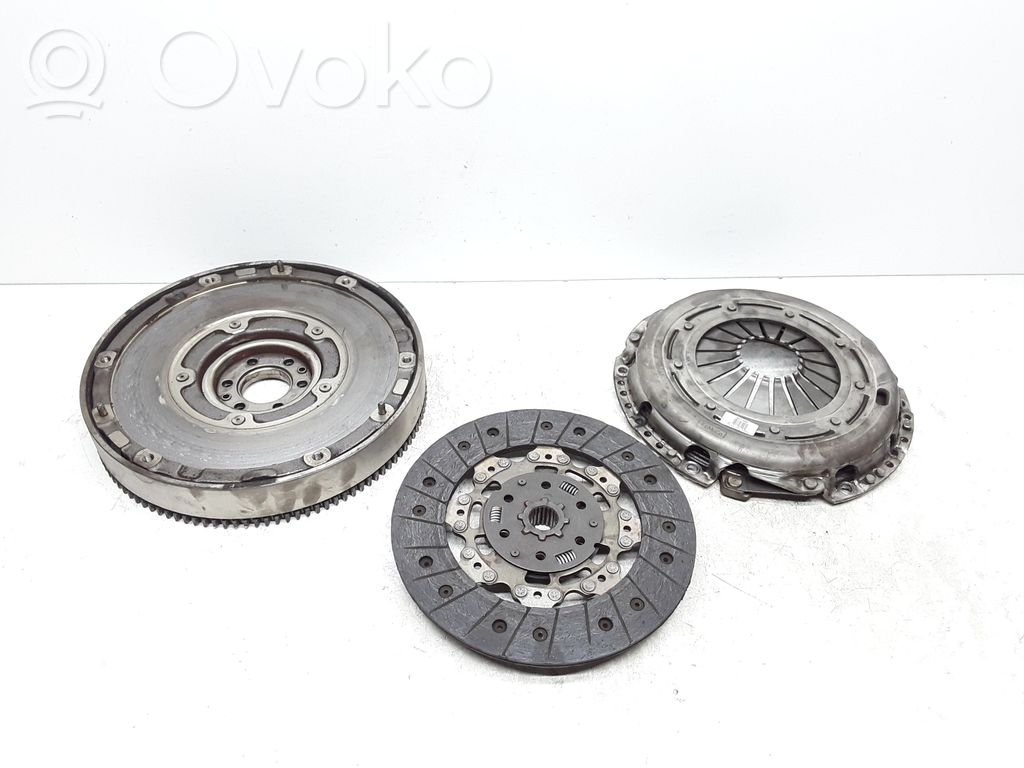 Volvo V40 Sankabos komplektas 