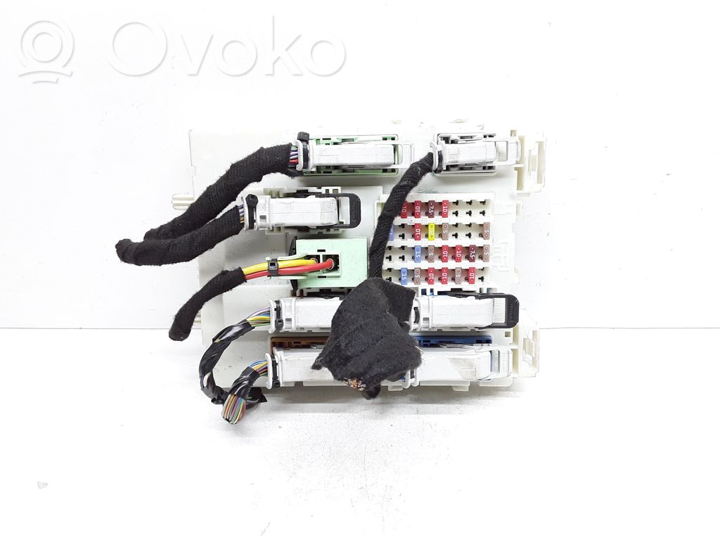 Volvo V40 Cross country Fuse module 
