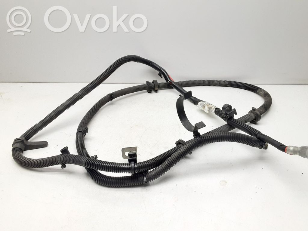 Volvo V60 Плюсовый провод (аккумулятора) 