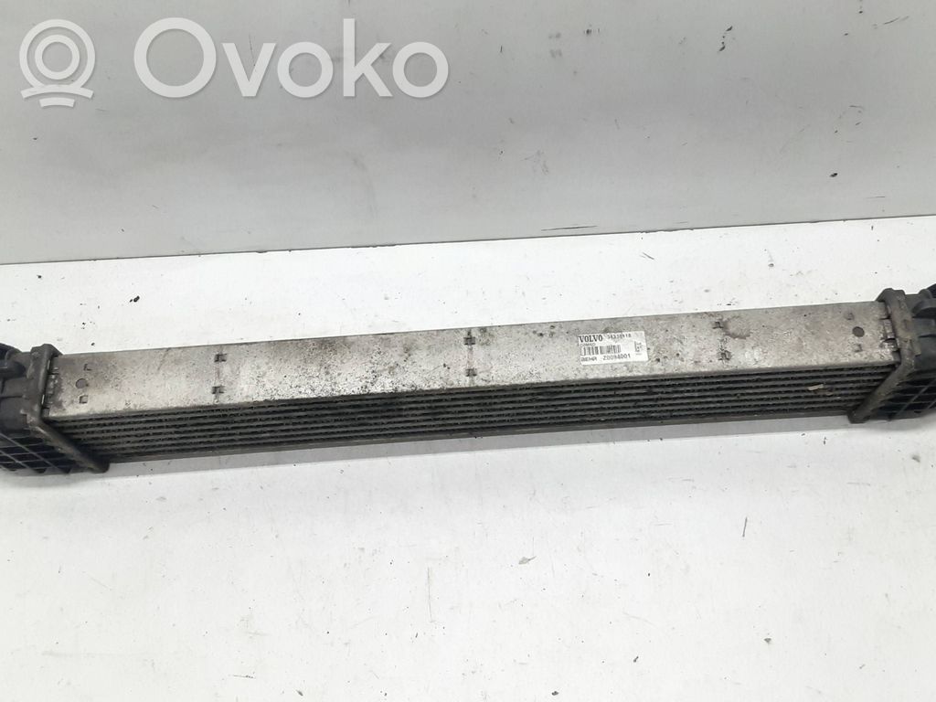 Volvo C30 Interkūlerio radiatorius 
