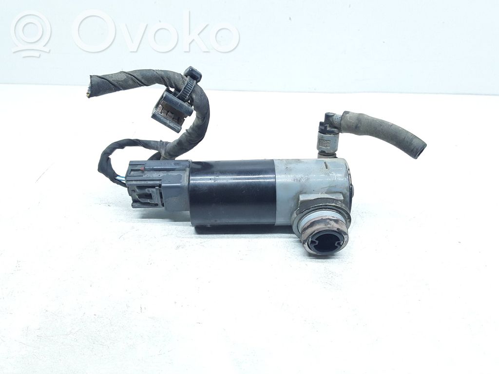 Volvo S90, V90 Windscreen/windshield washer pump 