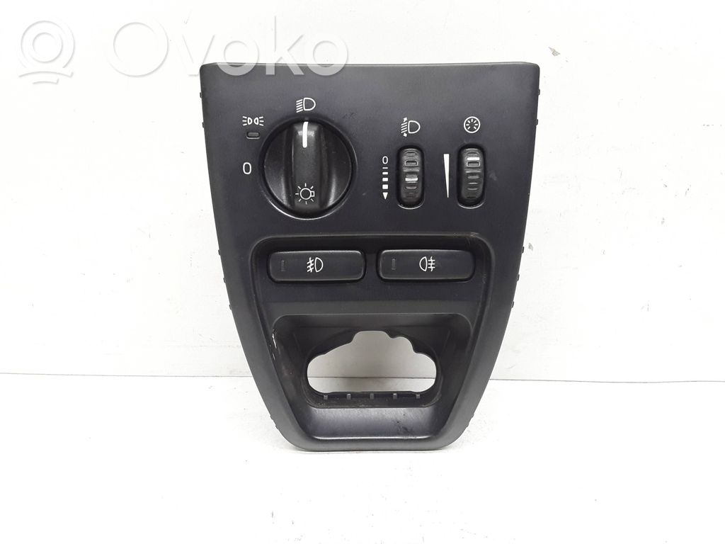 Light switch   30739304