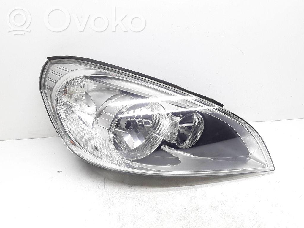 Volvo V60 Lampa przednia 