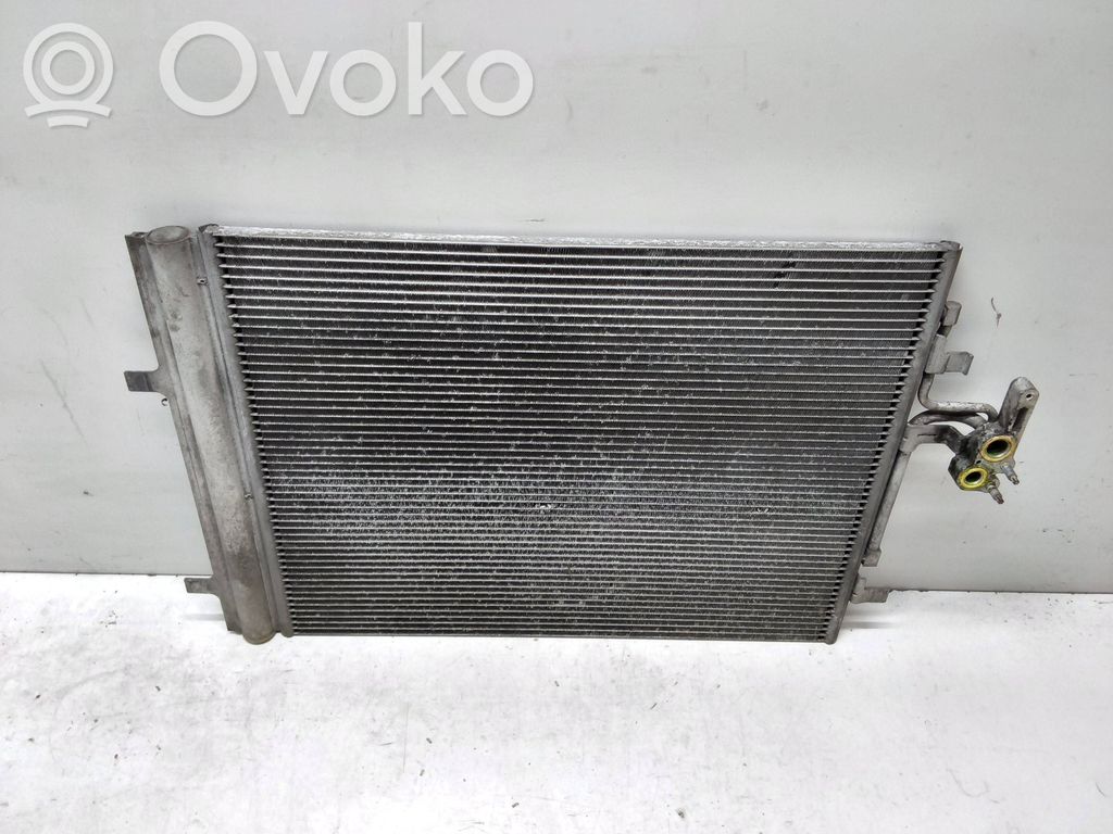 Volvo V60 Skraplacz / Chłodnica klimatyzacji 