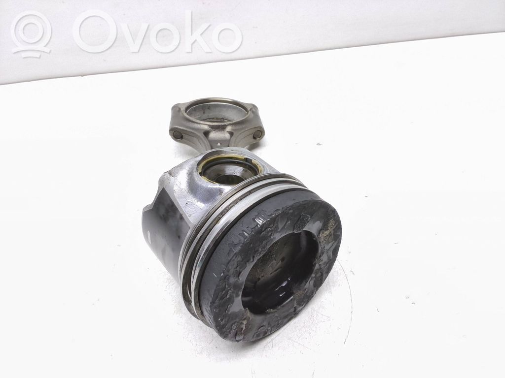 Volvo S90, V90 Piston avec bielle