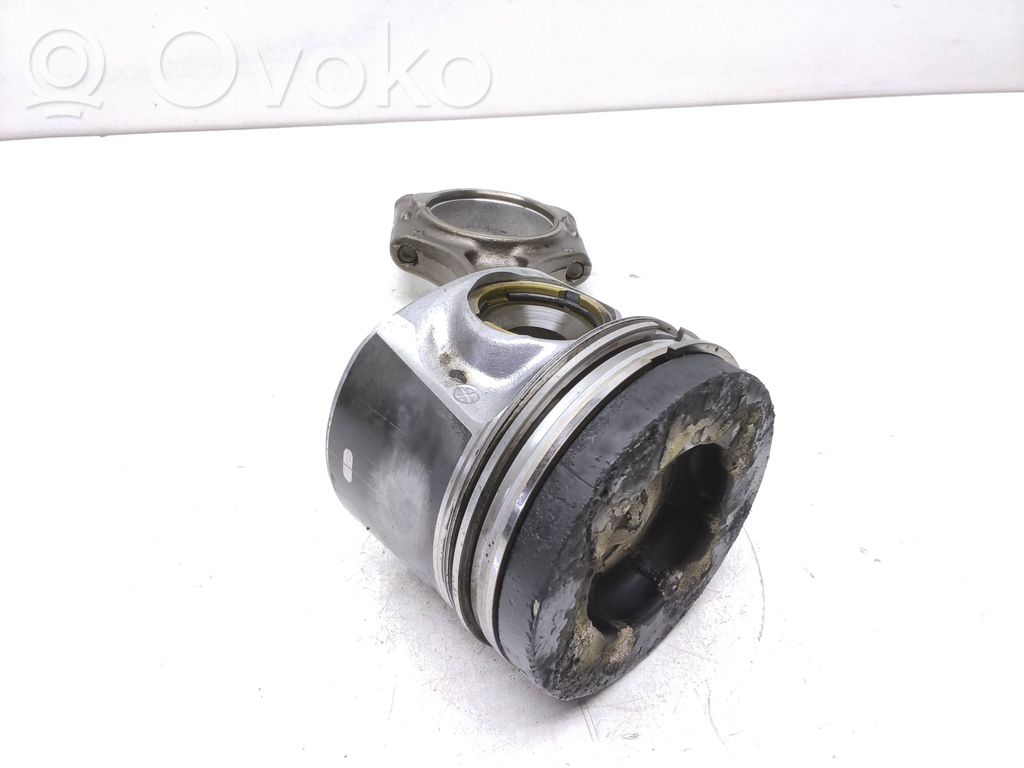 Volvo S90, V90 Piston avec bielle