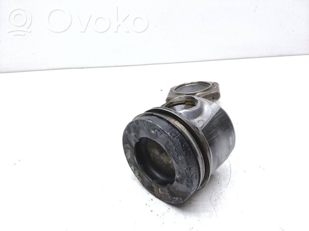 Volvo S90, V90 Piston avec bielle