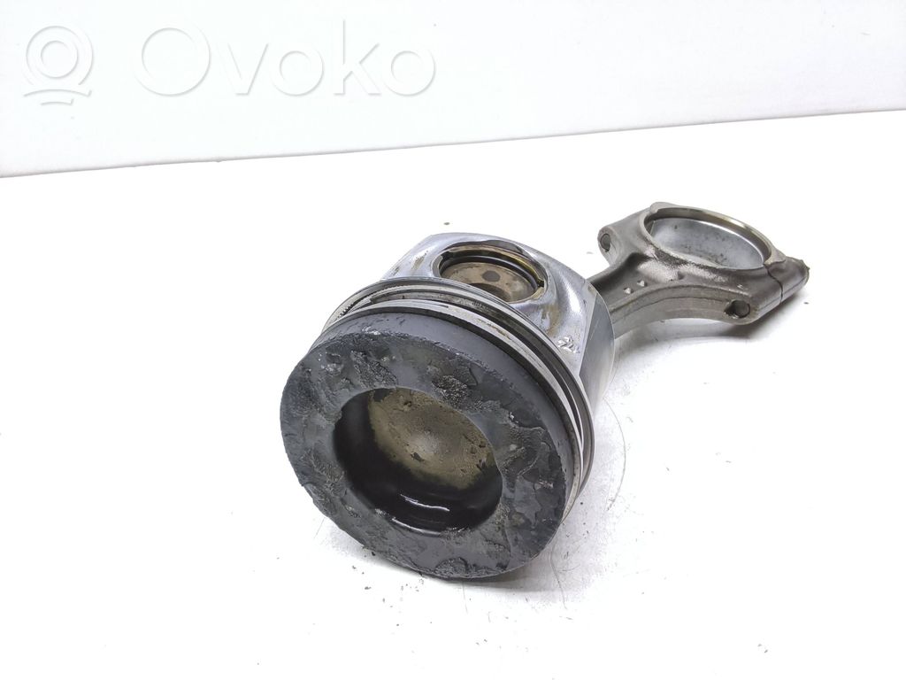 Volvo S90, V90 Piston avec bielle