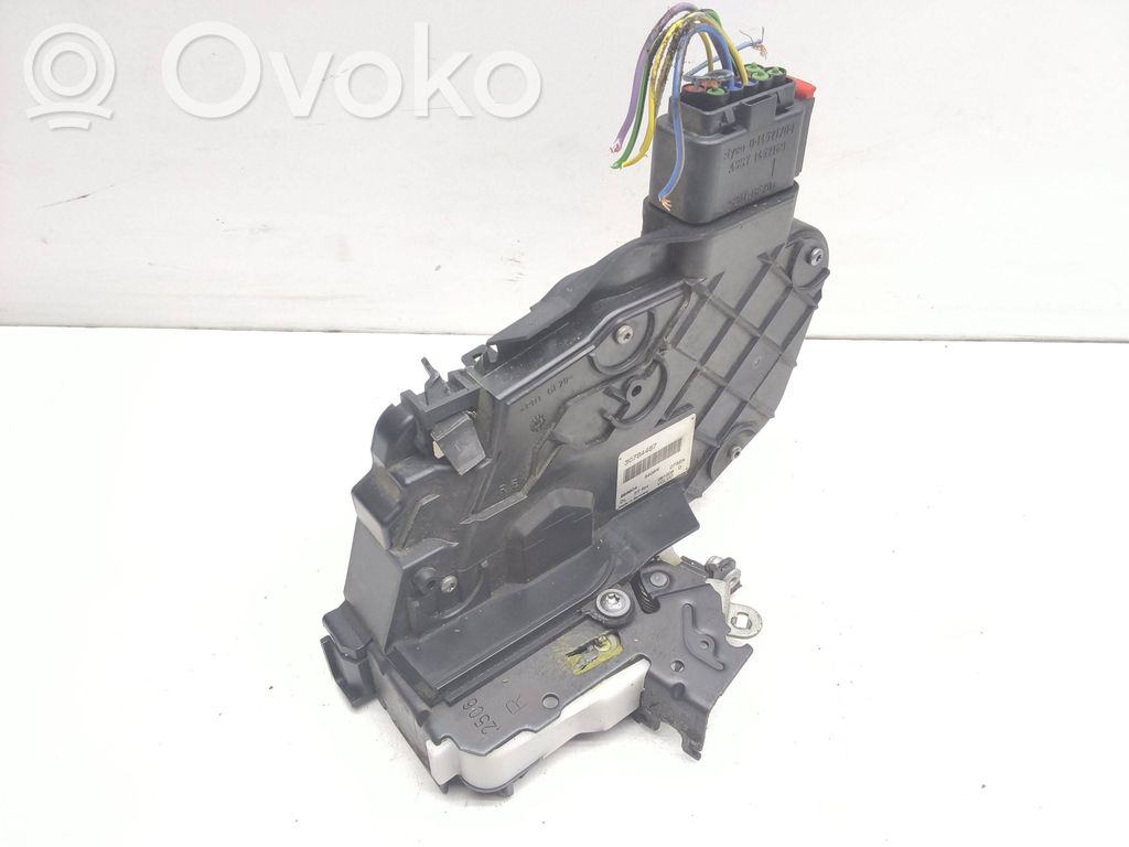 Volvo S80 Priekšpusē slēdzene 