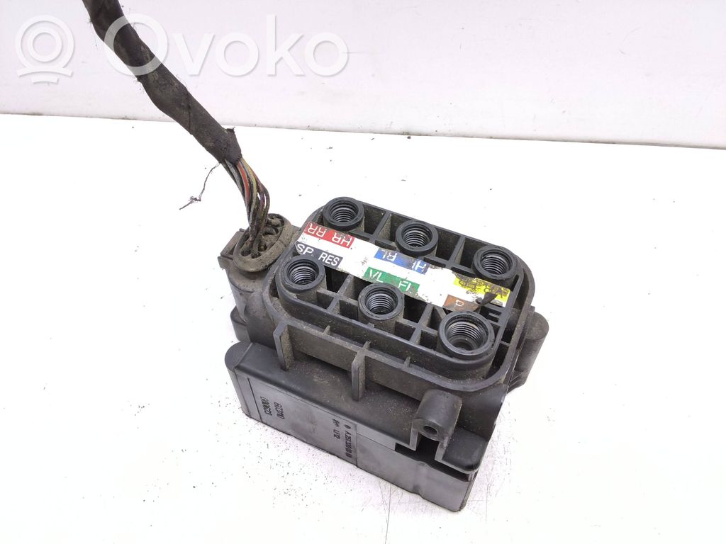 Mercedes-Benz S W221 Bloc supape suspensie pneumatică 