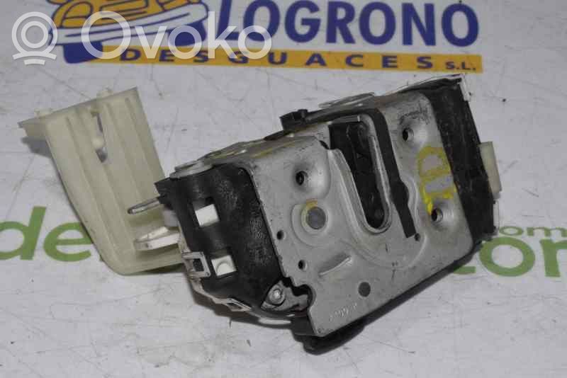 Jeep Compass Zamek drzwi tylnych 