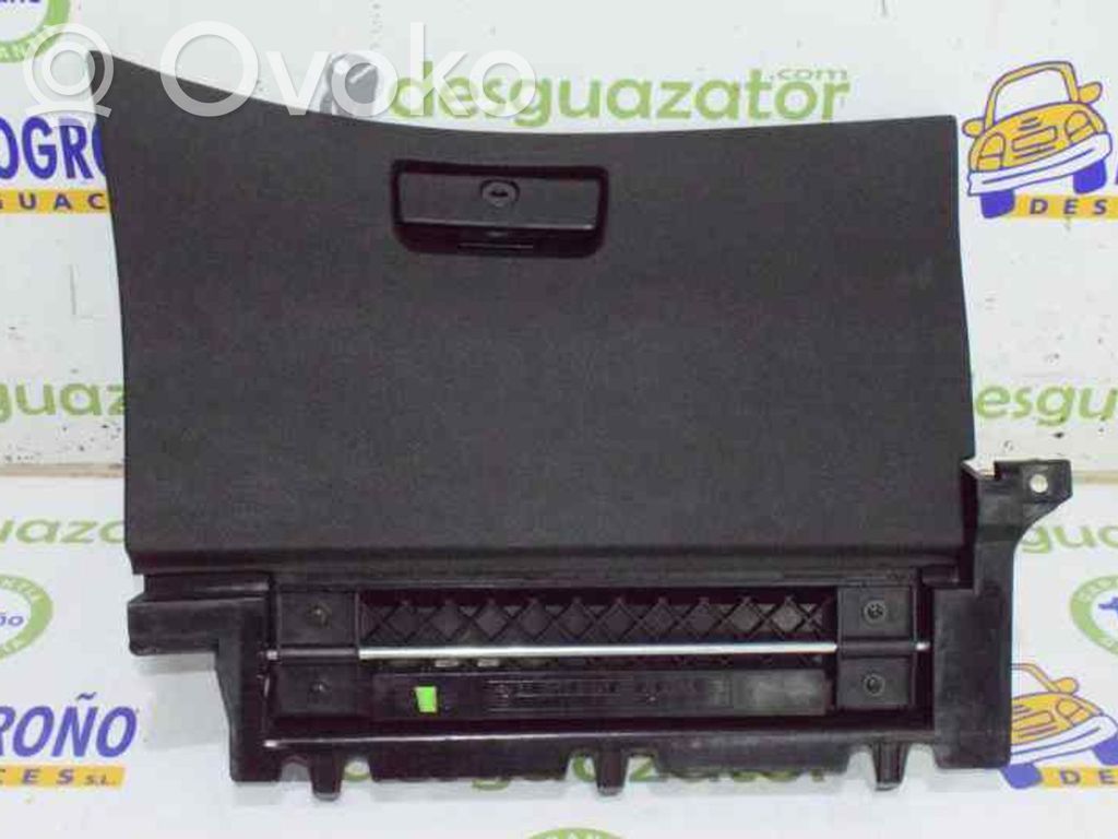 Guantera   51168196111,51168203822