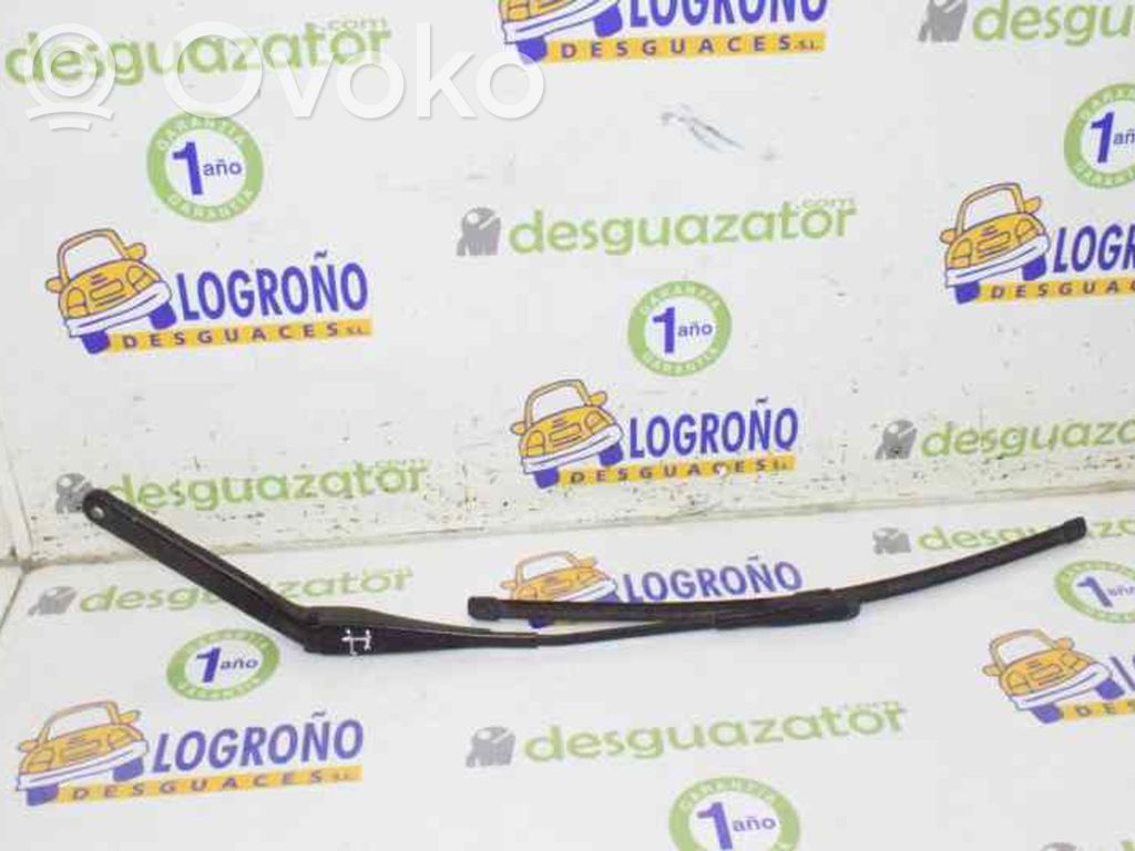 BMW 1 E81 E87 Front wiper blade arm 