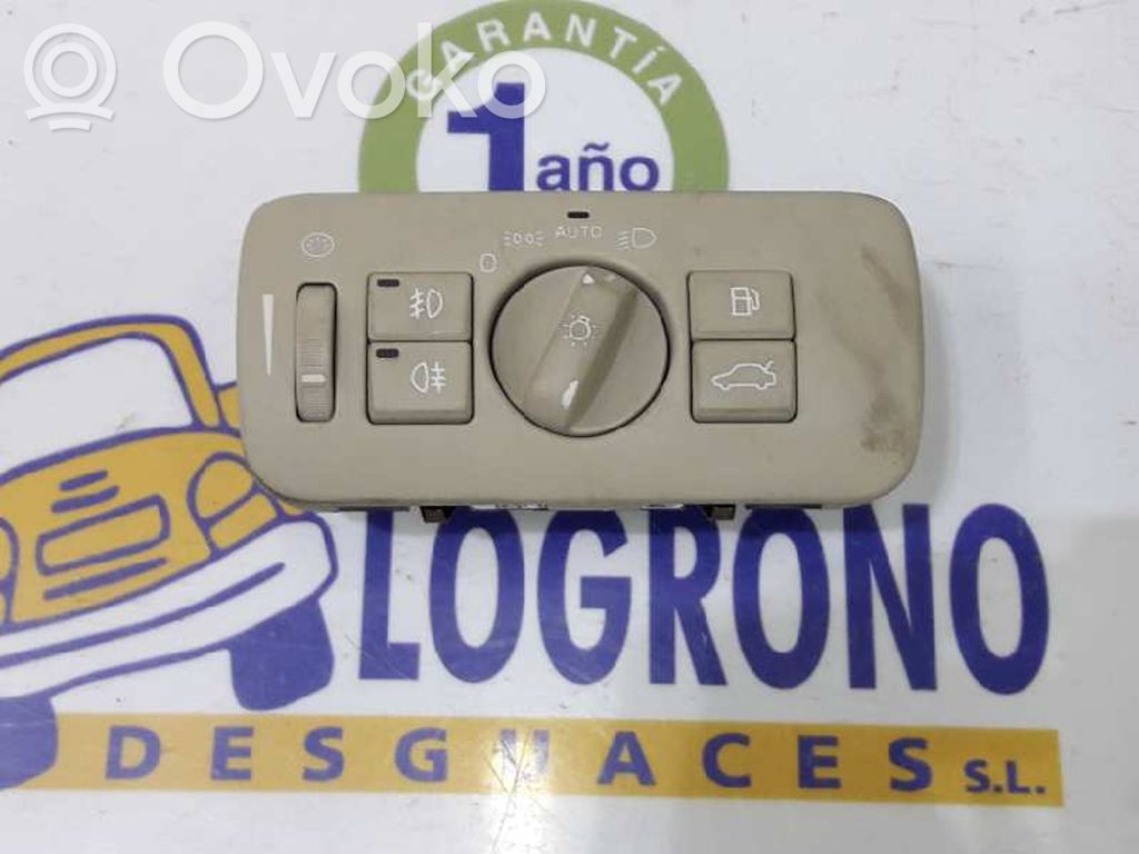 Light switch   30739431