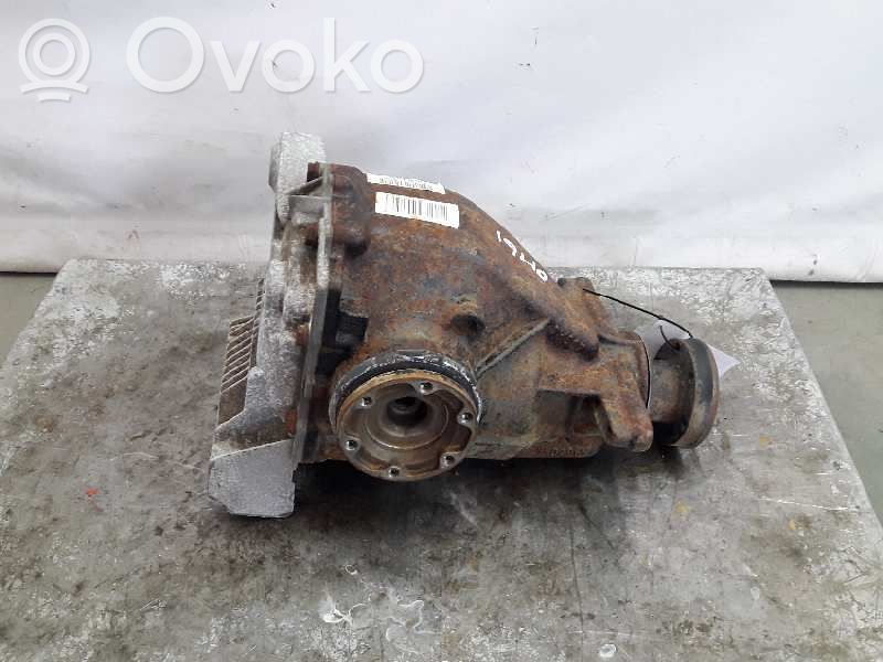 BMW 7 E65 E66 Galinis reduktorius 