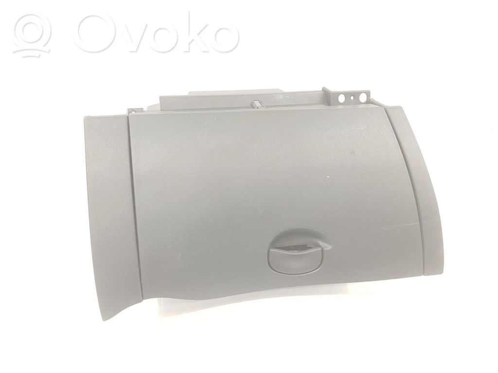 Guantera   685201089R,68510JY40A,685201089R