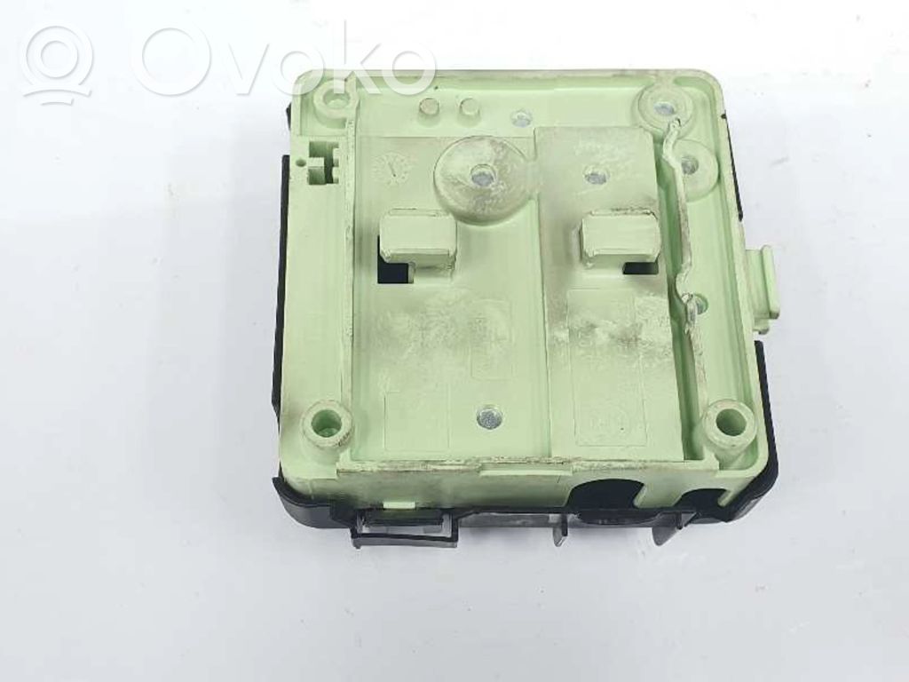 BMW 3 E90 E91 Fuse module 