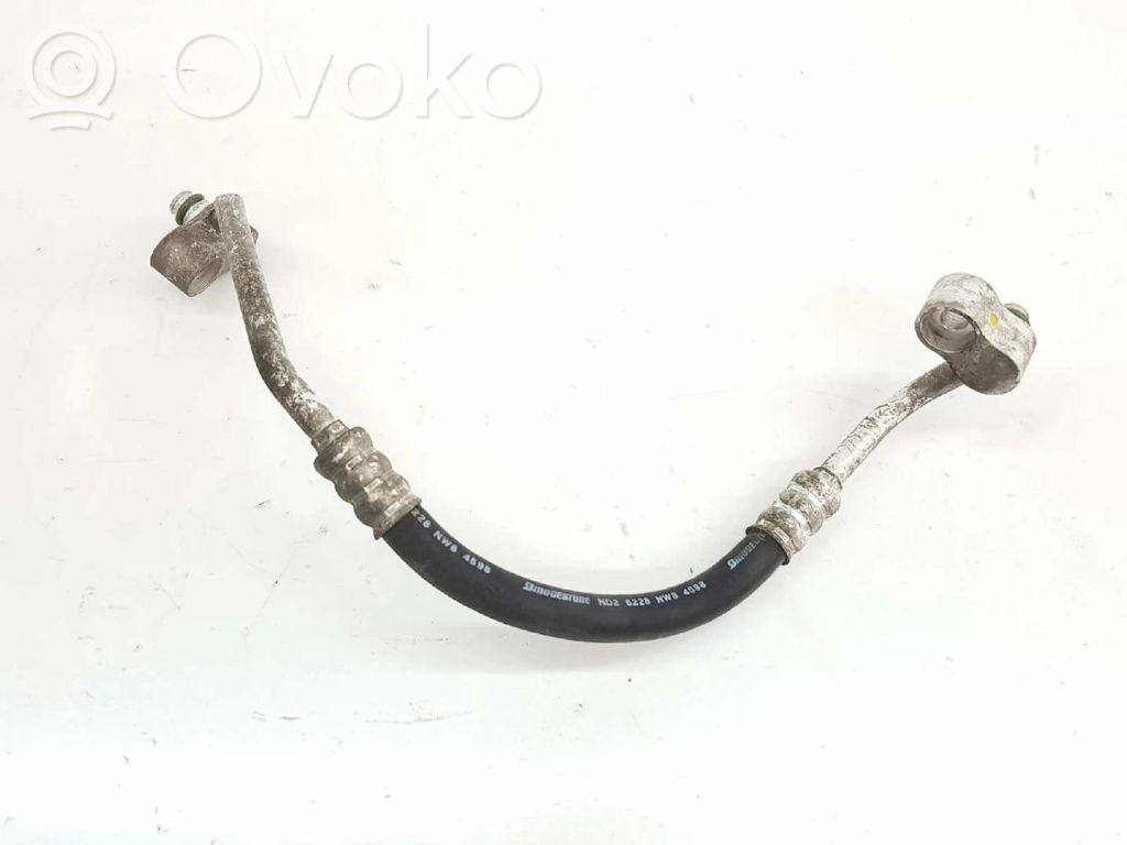 BMW 3 E36 Ilmastointilaitteen putki (A/C) 