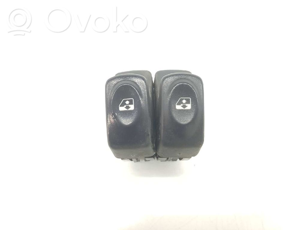 Renault Clio III Interruptor del elevalunas eléctrico 