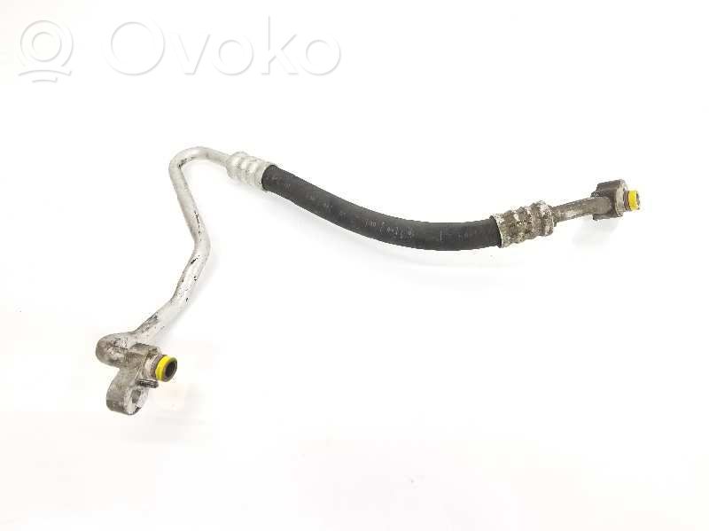 BMW 7 E65 E66 Ilmastointilaitteen putki (A/C) 