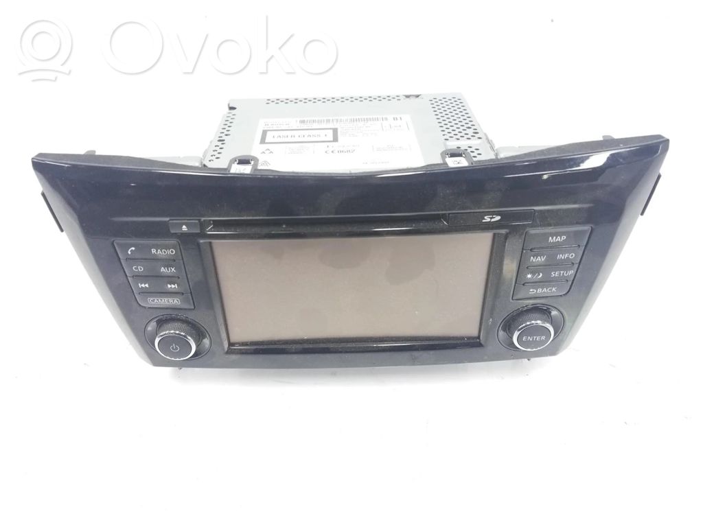 Nissan Qashqai Panel / Radioodtwarzacz CD/DVD/GPS 