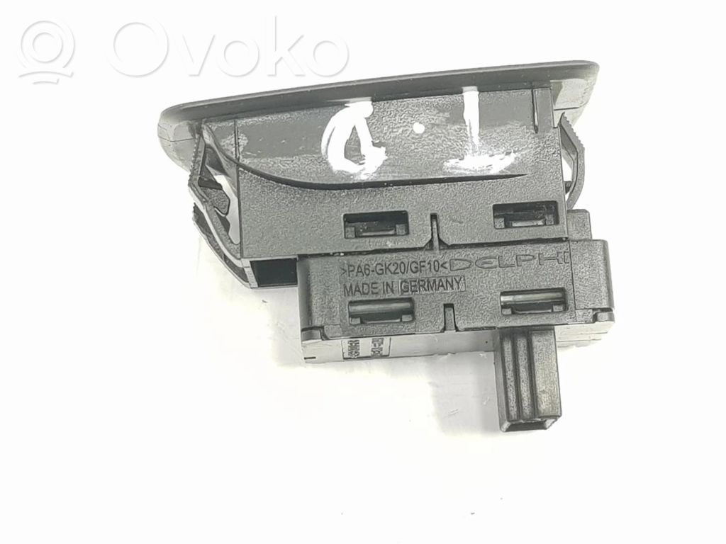 Electric window control switch   9113773,61319113773