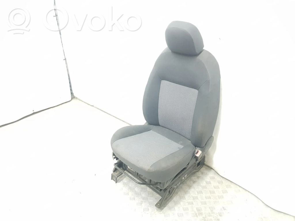 Peugeot Bipper Fotel przedni pasażera 