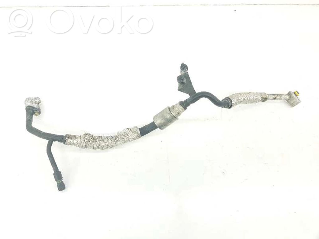 BMW 1 E81 E87 Ilmastointilaitteen putki (A/C) 