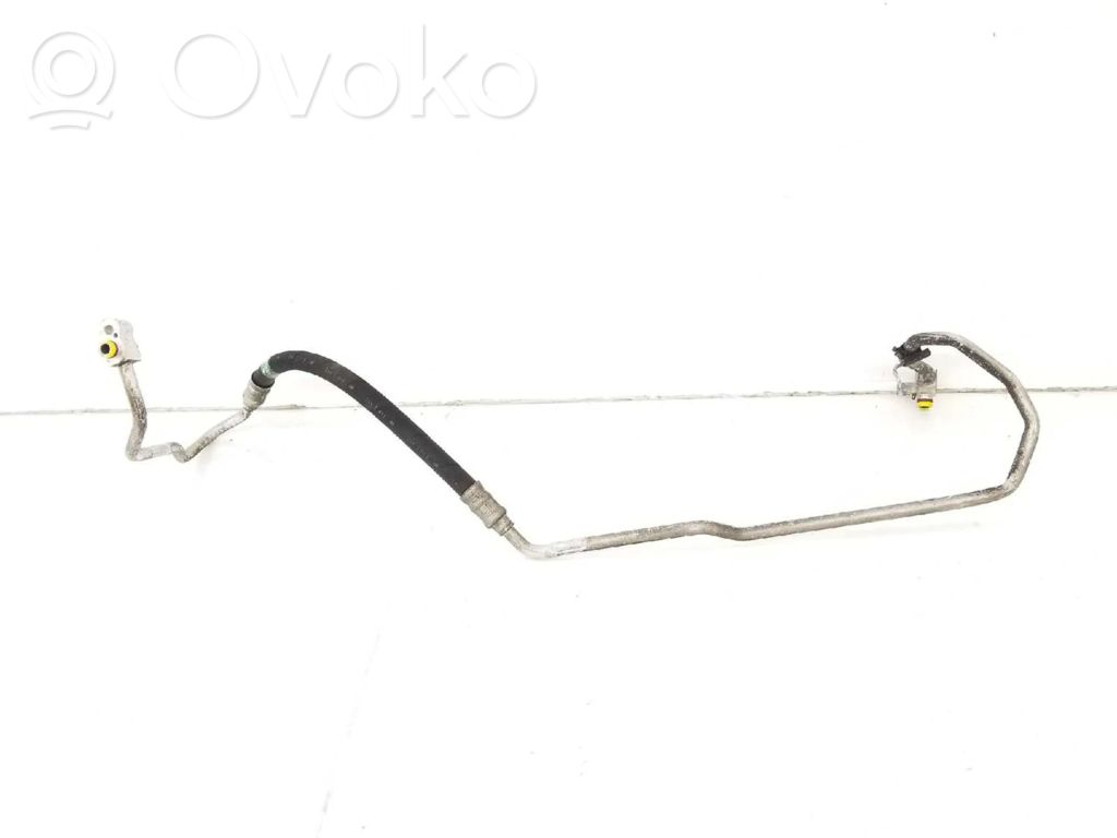 BMW 1 E81 E87 Ilmastointilaitteen putki (A/C) 