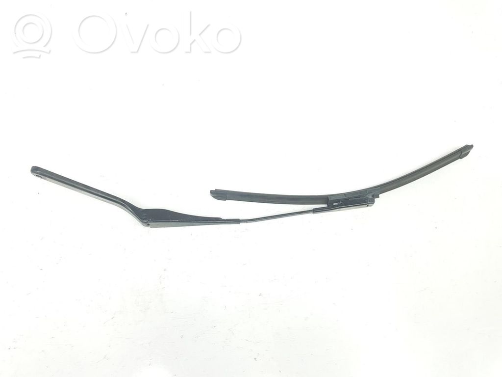 BMW 1 E81 E87 Front wiper blade arm 
