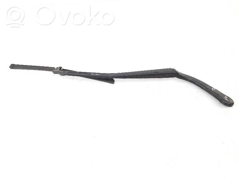 BMW 3 E90 E91 Front wiper blade arm 