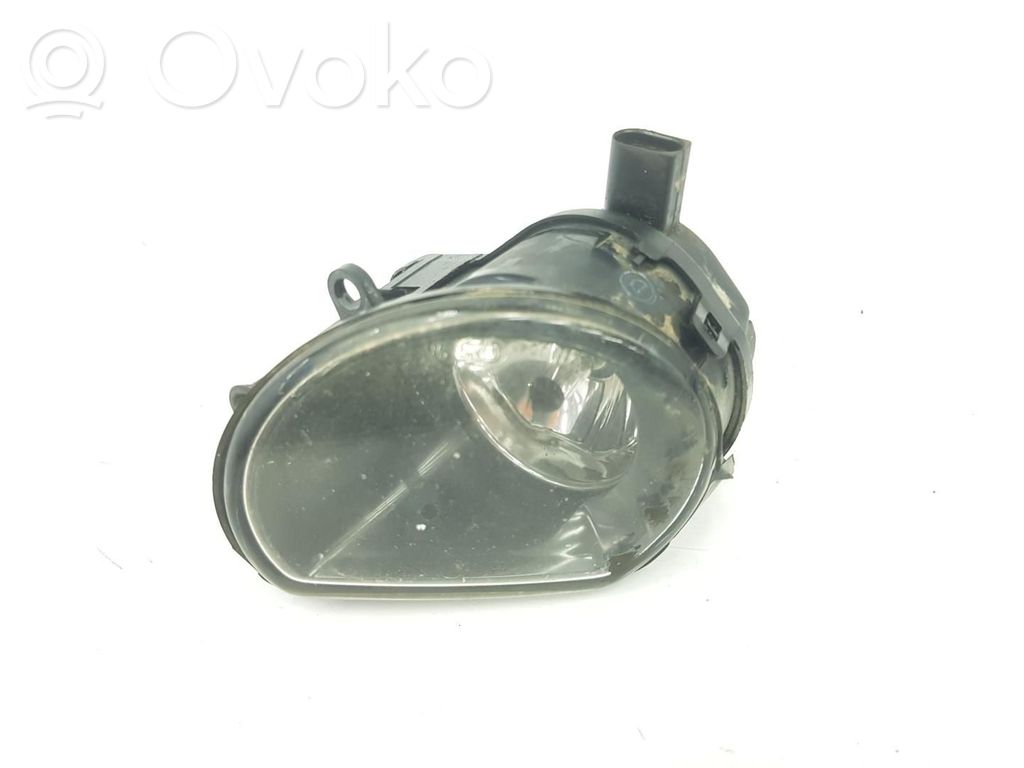 Etusumuvalo   8P0941700A,8P0941700A