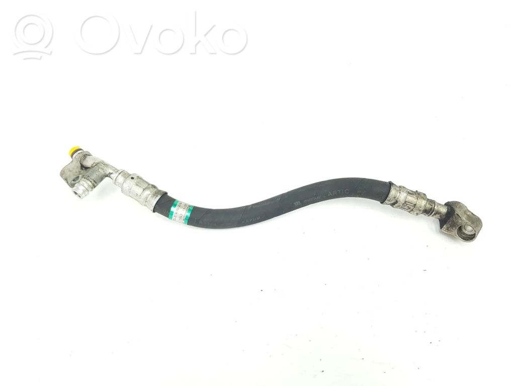 BMW 3 E90 E91 Ilmastointilaitteen putki (A/C) 