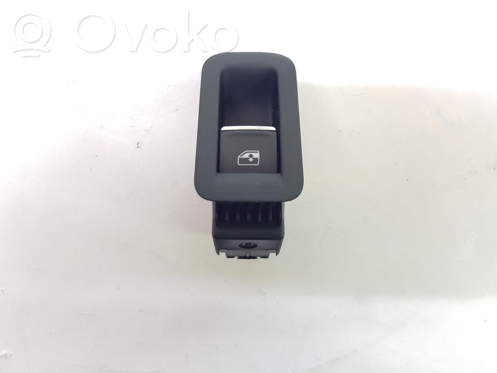 Volkswagen Golf VII Przyciski szyb