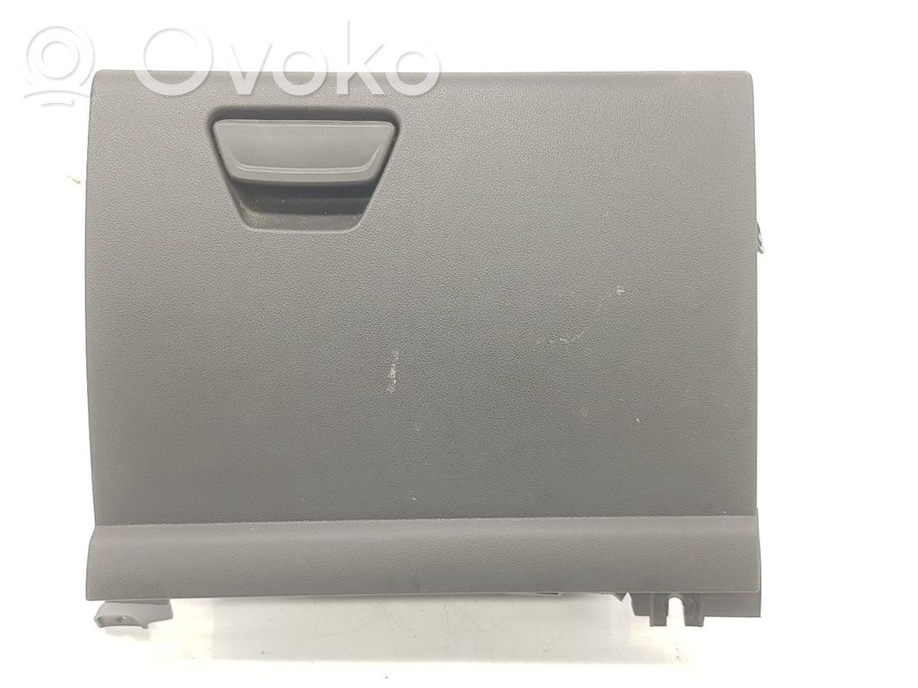 Ford Kuga II Glove box 