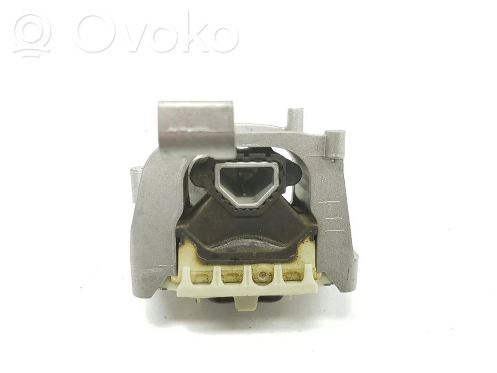 Engine mount bracket   2Q0199262BM,2Q0199262BM