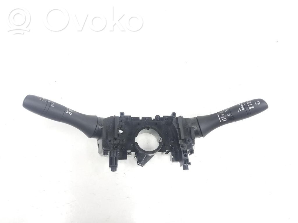 Nissan Qashqai Przełącznik / Przycisk kierownicy 