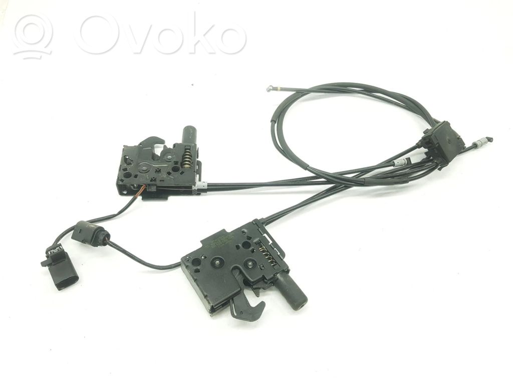 Audi A1 Tie down hook / loop 