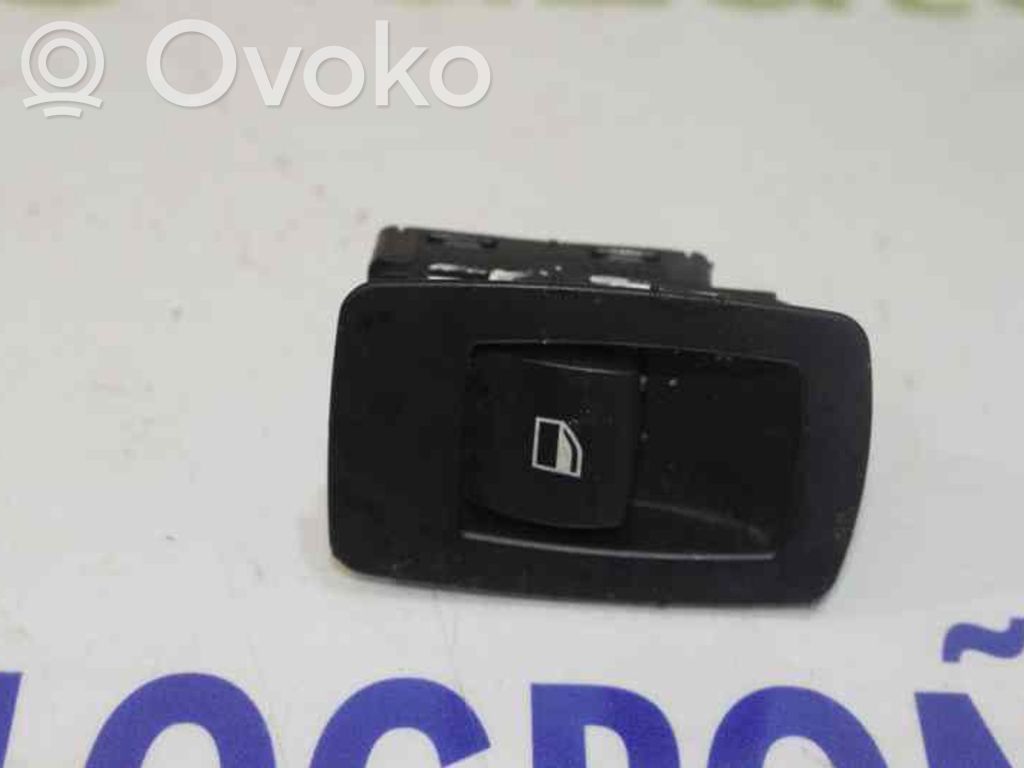 Electric window control switch   61316945874,6935534